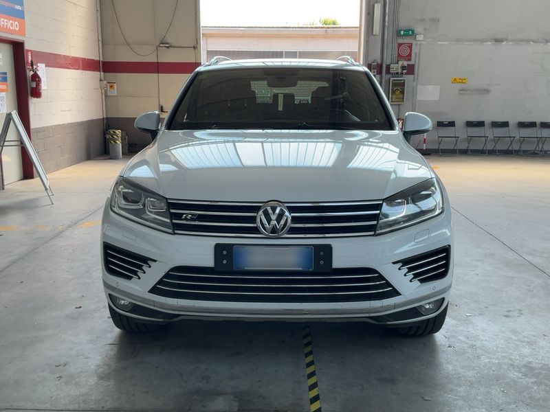 Volkswagen Touareg 3.0 V6 TDI Sport BlueMotion Tech 2017 – снимка 14