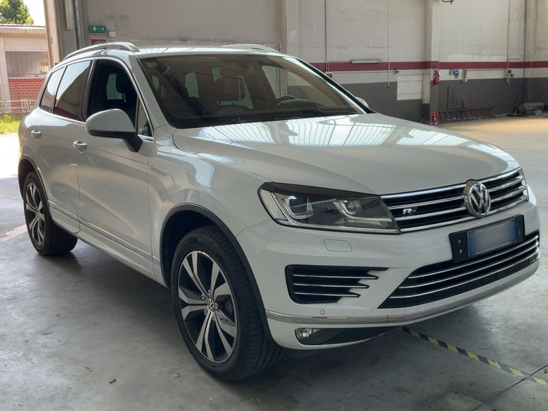 Volkswagen Touareg 3.0 V6 TDI Sport BlueMotion Tech 2017 – снимка 12