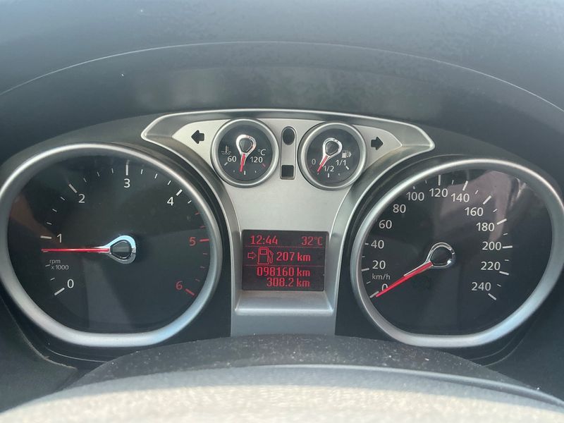 Ford Focus 1.6 TDCi ECOnetic 2010 – снимка 4