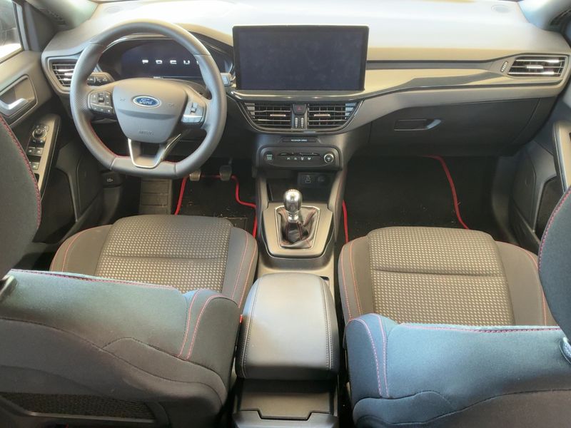 Ford Focus 1.0 EcoBoost Mild-Hybrid ST-Line X 2024 – снимка 17