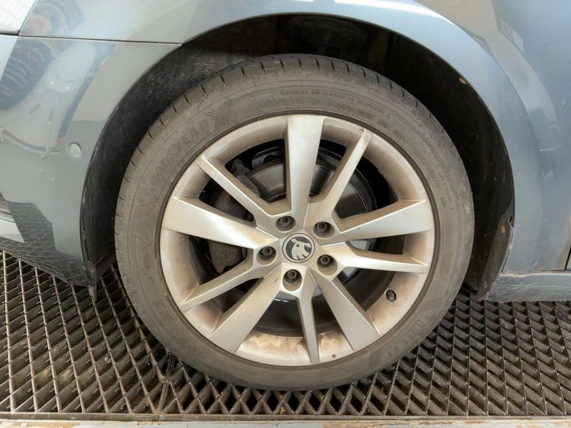 Skoda Octavia 2.0 TDI Drive 2017 – снимка 3
