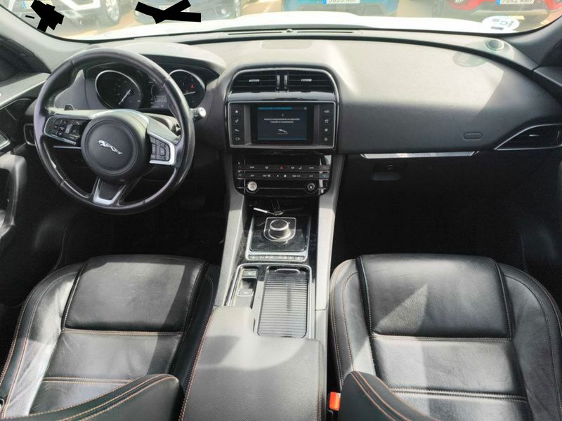 Jaguar F-Pace 20d Portfolio 2018 – снимка 11