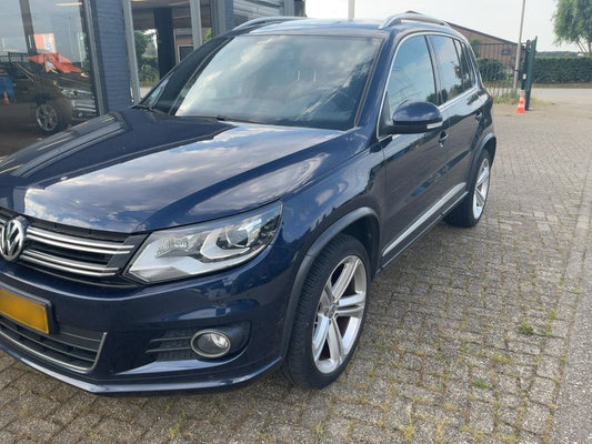 Volkswagen Tiguan 1.4 TSI Sport & Style BlueMotion Tech 2014 – снимка 2