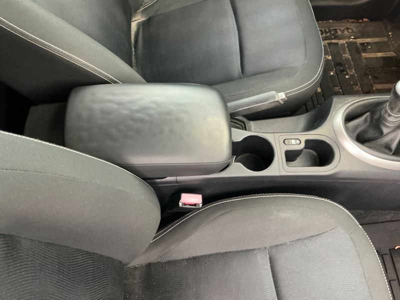 Nissan Qashqai 1.6 dCi Acenta 2013 – снимка 31