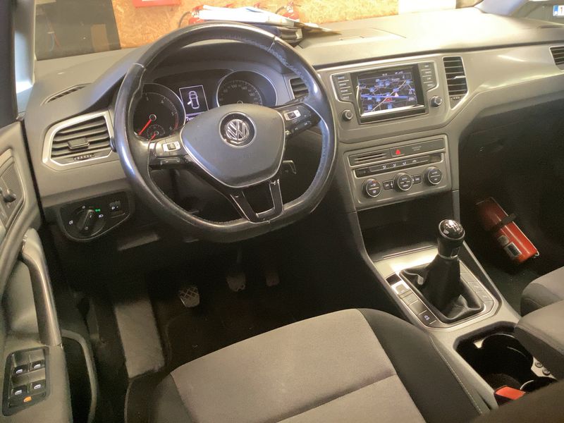 Volkswagen Golf VII Sportsvan 1.6 TDI 2015 – снимка 12