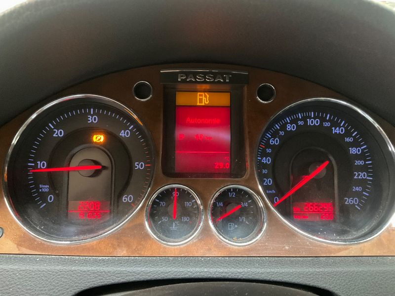 Volkswagen Passat 2.0 TDI Highline 2005 – снимка 4