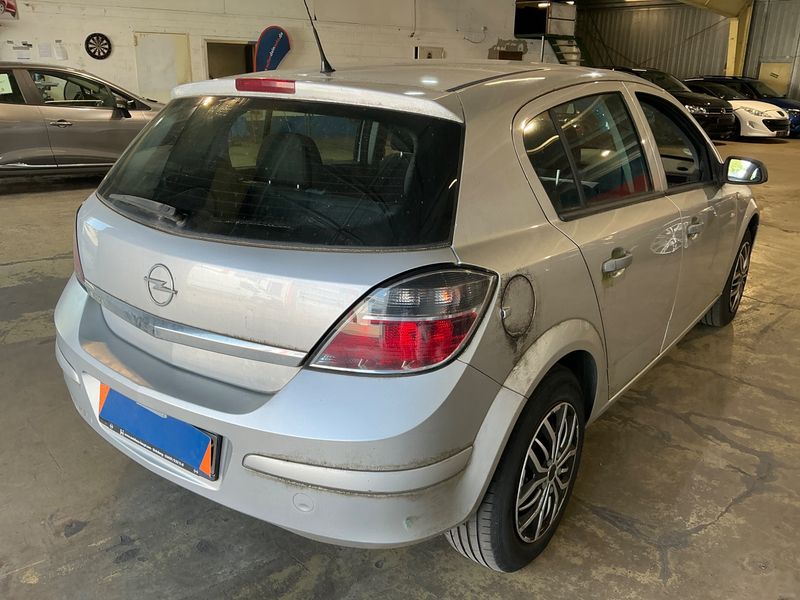 Opel Astra 1.4 Basis 2009 – снимка 2