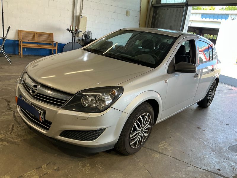 Opel Astra 1.4 Basis 2009 – снимка 1