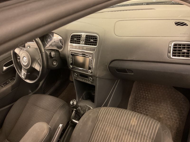 Volkswagen Polo 1.6 TDI Highline 2014 – снимка 24