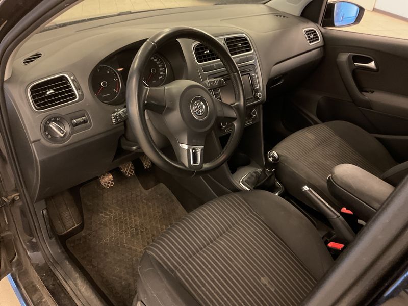 Volkswagen Polo 1.6 TDI Highline 2014 – снимка 32
