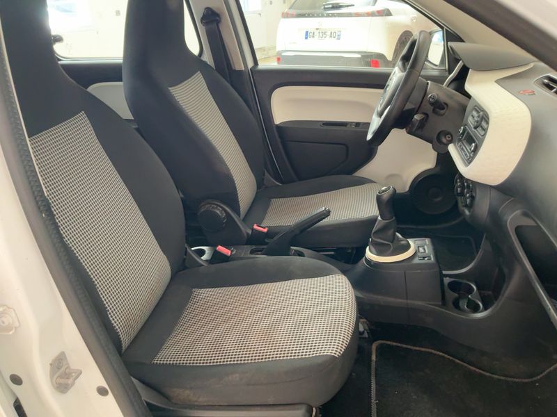 Renault Twingo 1.0 SCe Live 2018 – снимка 16