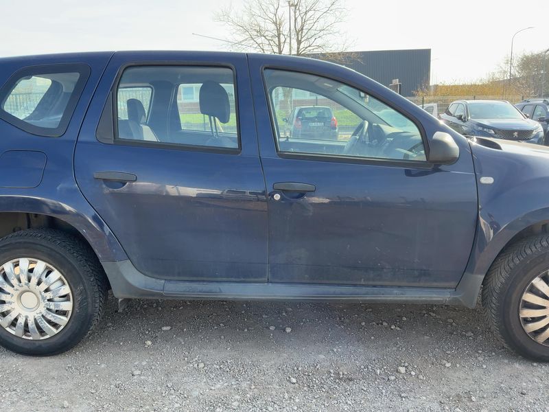 Dacia Duster 1.6 SCe Essentiel 4x2 2016 – снимка 10