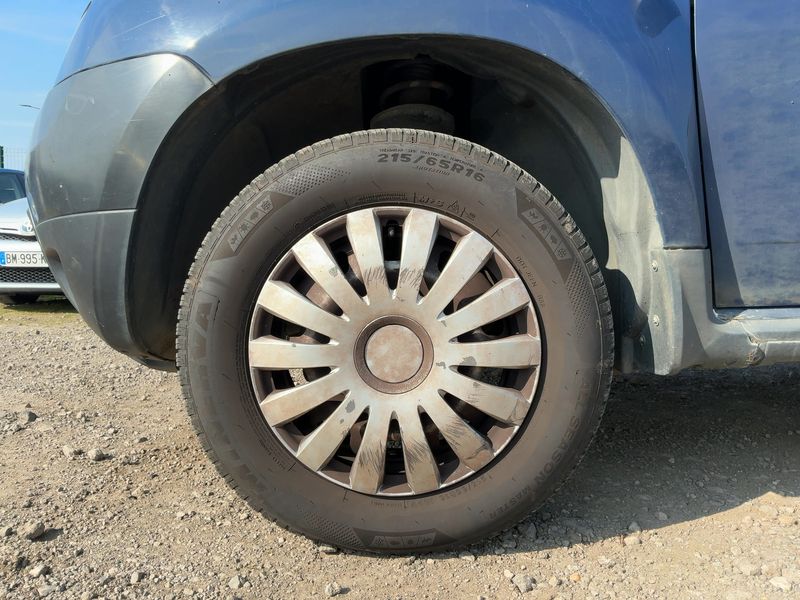 Dacia Duster 1.6 SCe Essentiel 4x2 2016 – снимка 3