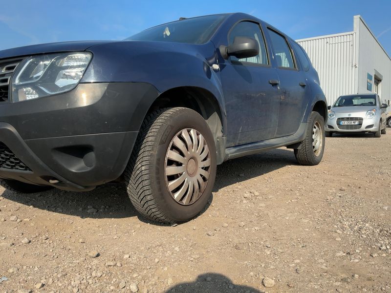 Dacia Duster 1.6 SCe Essentiel 4x2 2016 – снимка 2