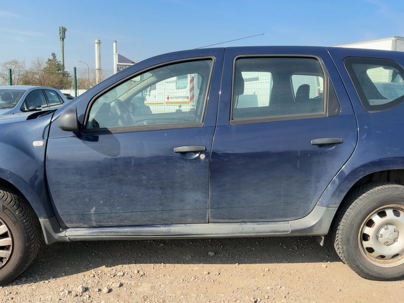Dacia Duster 1.6 SCe Essentiel 4x2 2016 – снимка 4