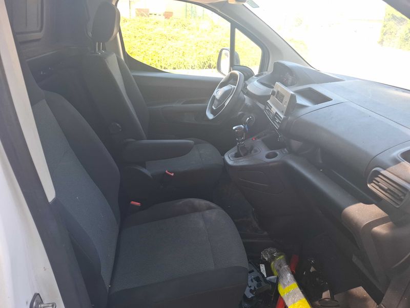 Peugeot Partner 1.5 Blue-HDi Premium L1 2022 – снимка 10