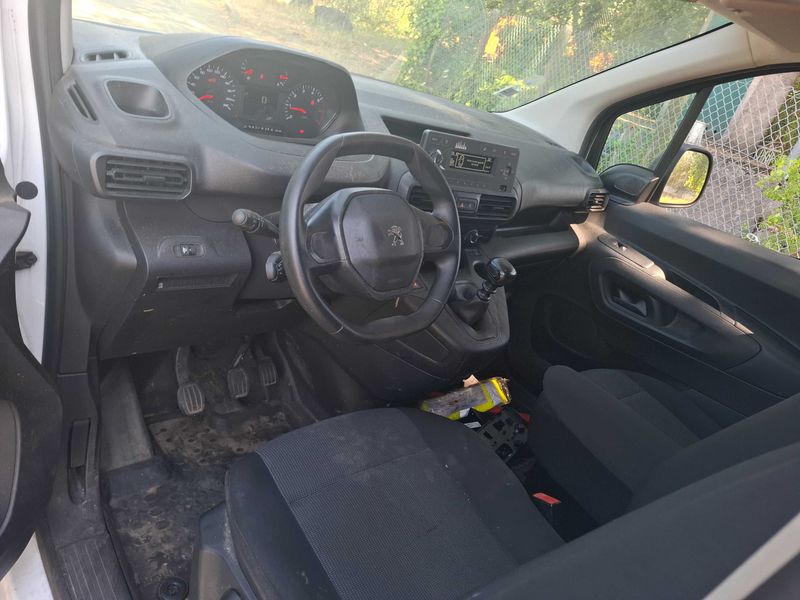Peugeot Partner 1.5 Blue-HDi Premium L1 2022 – снимка 11