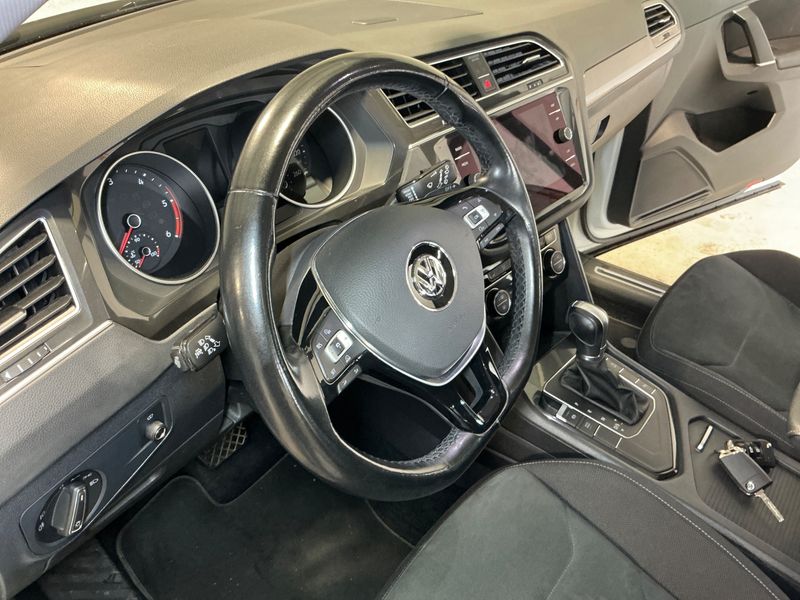 Volkswagen Tiguan 2.0 TDI Highline BlueMotion Tech 2017 – снимка 24