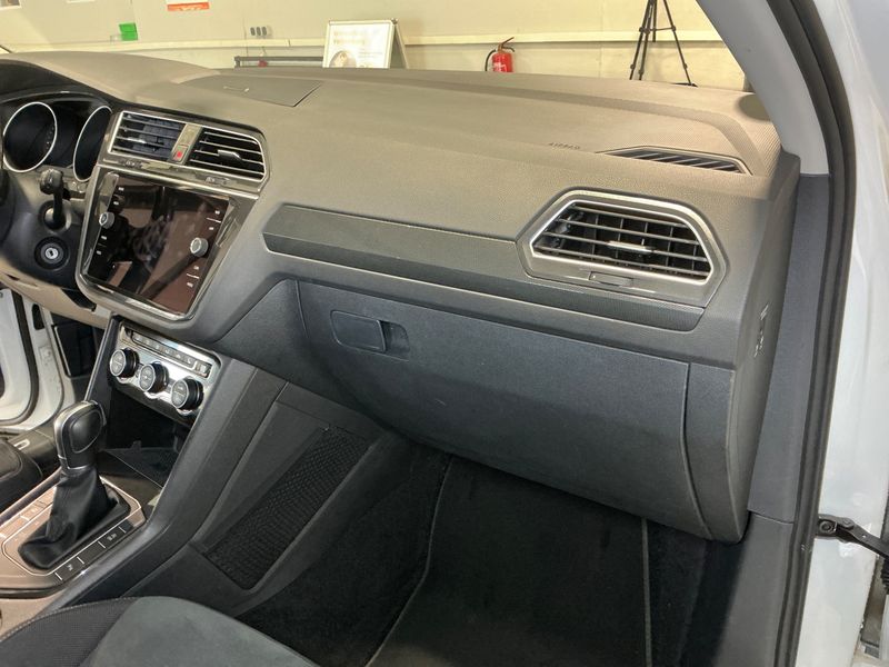 Volkswagen Tiguan 2.0 TDI Highline BlueMotion Tech 2017 – снимка 22