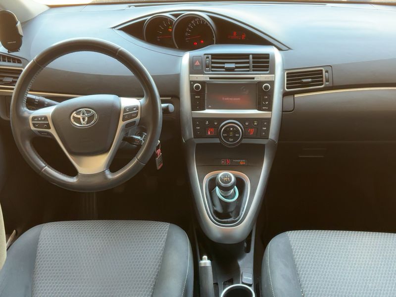 Toyota Verso 1.6 D-4D Advance 2014 – снимка 17
