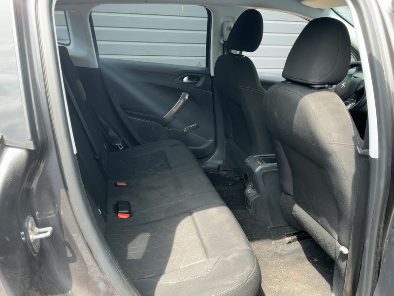 Peugeot 2008 1.6 Blue-HDi Style 2016 – снимка 19