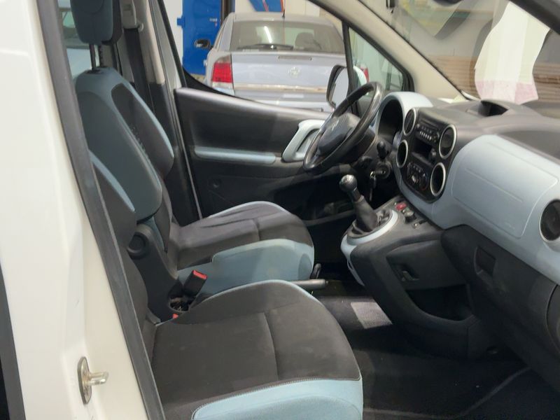 Citroen Berlingo 1.6 e-HDi Selection 2014 – снимка 17
