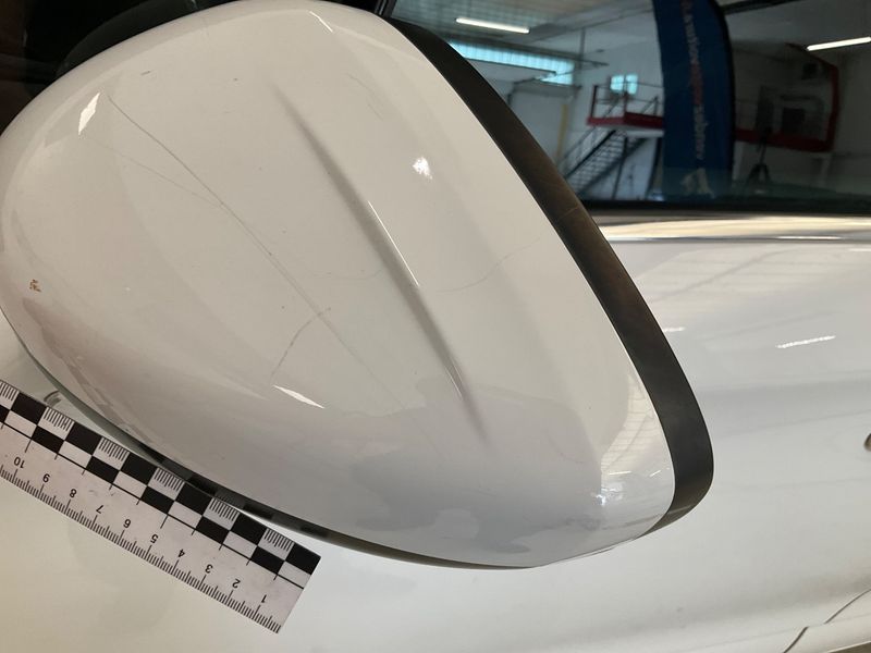 Citroen C4 1.6 e-HDi Exclusive 2013 – снимка на щета 31