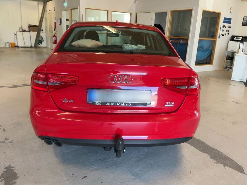 Audi A4 2.0 TDI ultra Attraction 2015 – снимка на щета