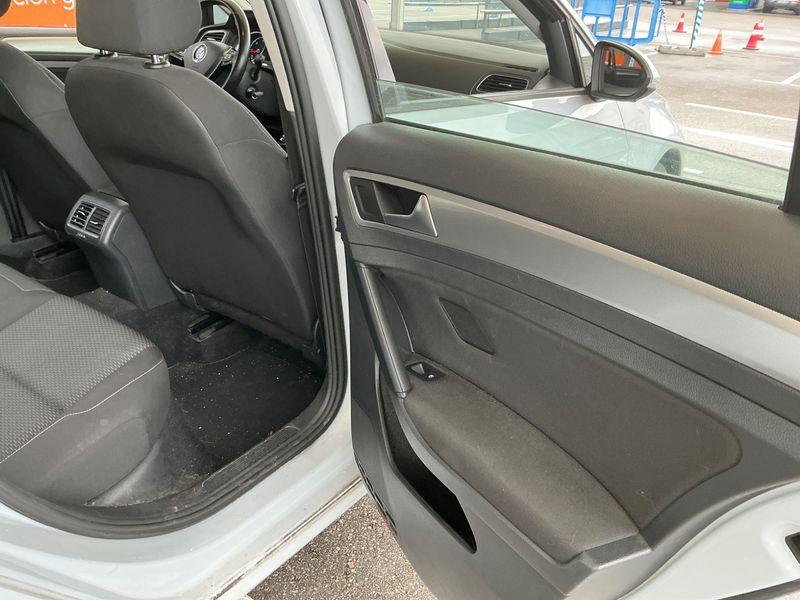 Volkswagen Golf VII 1.6 TDI Edition BlueMotion Tech 2018 – снимка 28