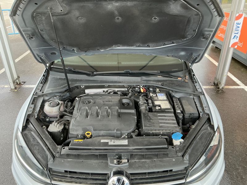 Volkswagen Golf VII 1.6 TDI Edition BlueMotion Tech 2018 – снимка 35
