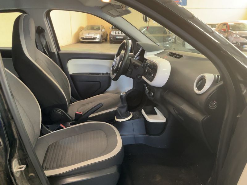 Renault Twingo 1.0 SCe Intens 2016 – снимка 16