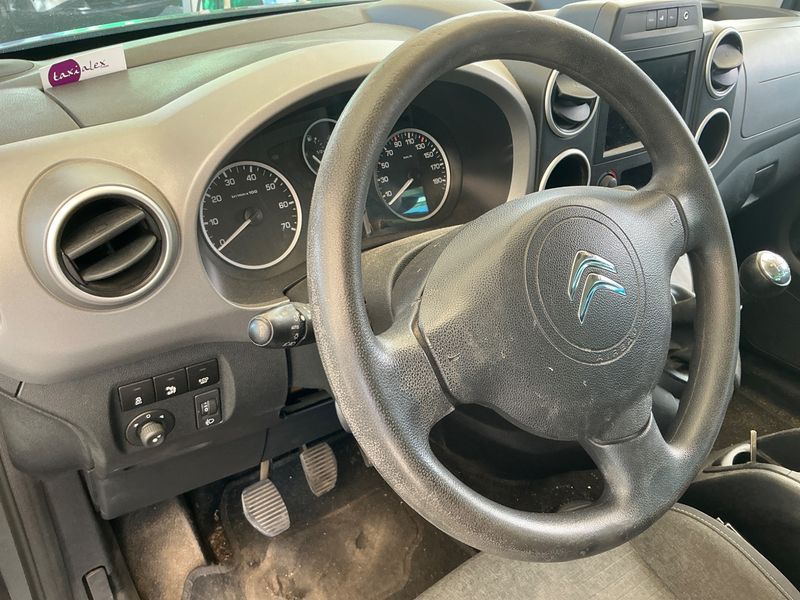 Citroen Berlingo 1.2 e-THP 20 Aniversario Edition 2018 – снимка 33