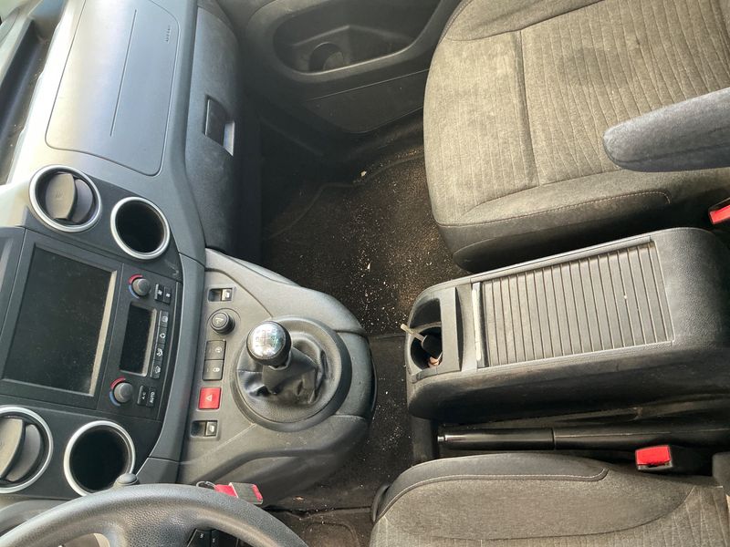 Citroen Berlingo 1.2 e-THP 20 Aniversario Edition 2018 – снимка 34