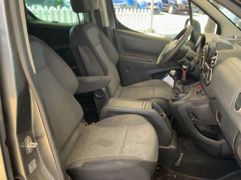 Citroen Berlingo 1.2 e-THP 20 Aniversario Edition 2018 – снимка 16