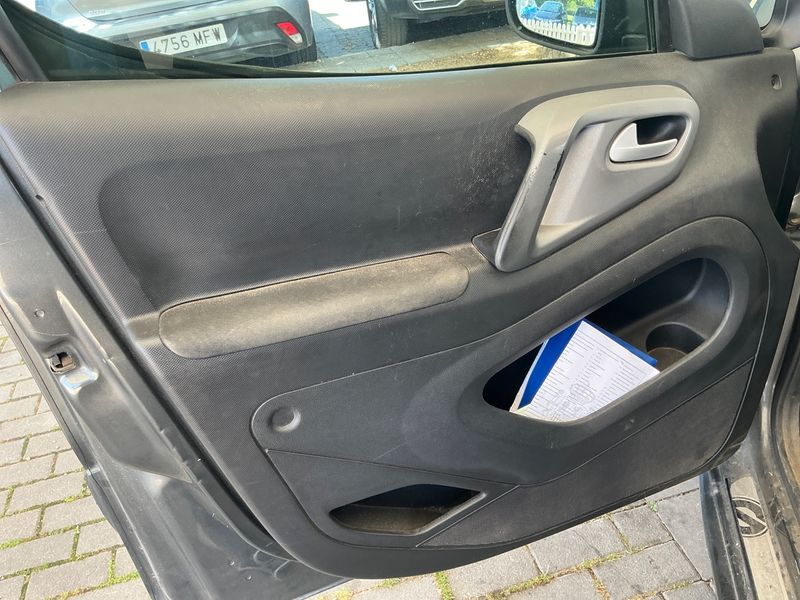 Citroen Berlingo 1.2 e-THP 20 Aniversario Edition 2018 – снимка 31