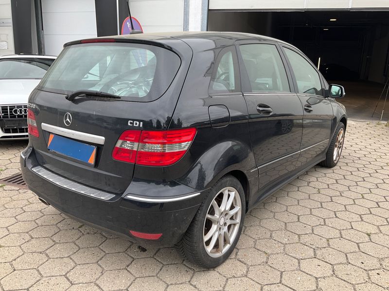 Mercedes-Benz B-Klasse B 200 CDI Standard 2010 – снимка 2