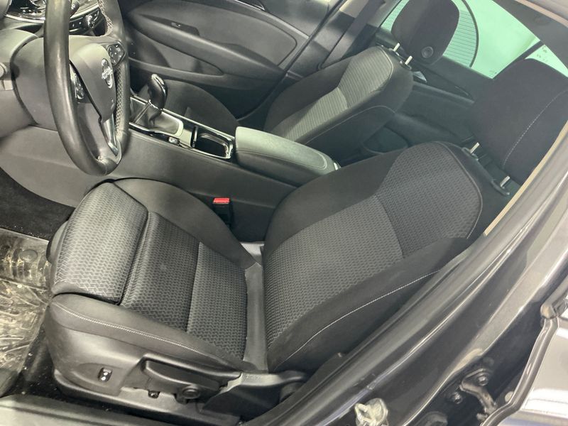 Opel Insignia Grand Sport 2.0 CDTI Business 2022 – снимка 33