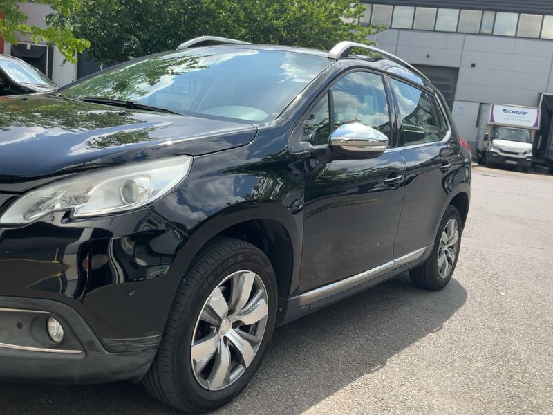 Peugeot 2008 1.2 PureTech Allure 2016 – снимка 2