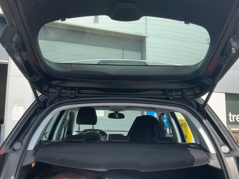 Peugeot 2008 1.2 PureTech Allure 2016 – снимка 15