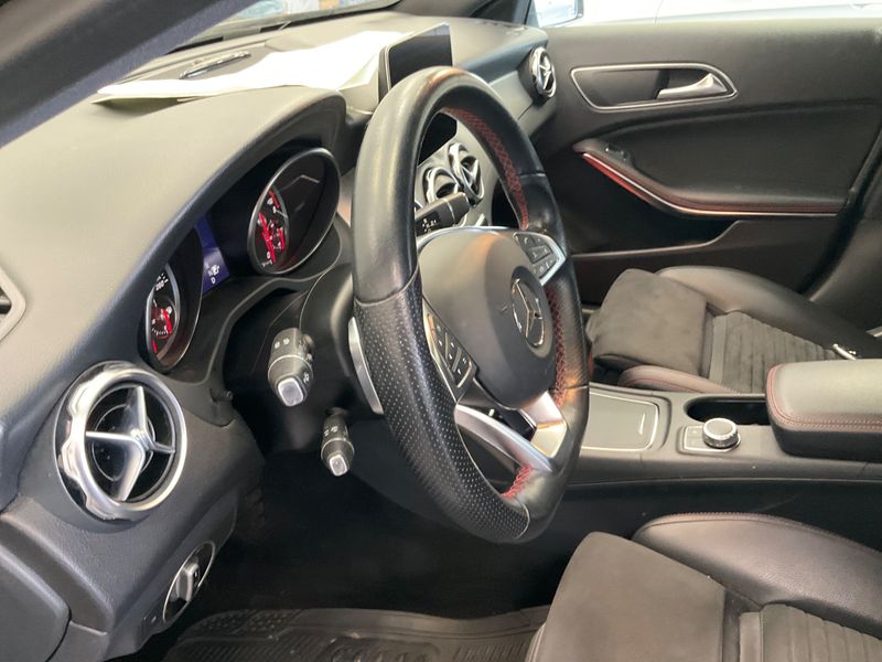 Mercedes-Benz GLA-Klasse GLA 250 4Matic AMG Line 2018 – снимка 32