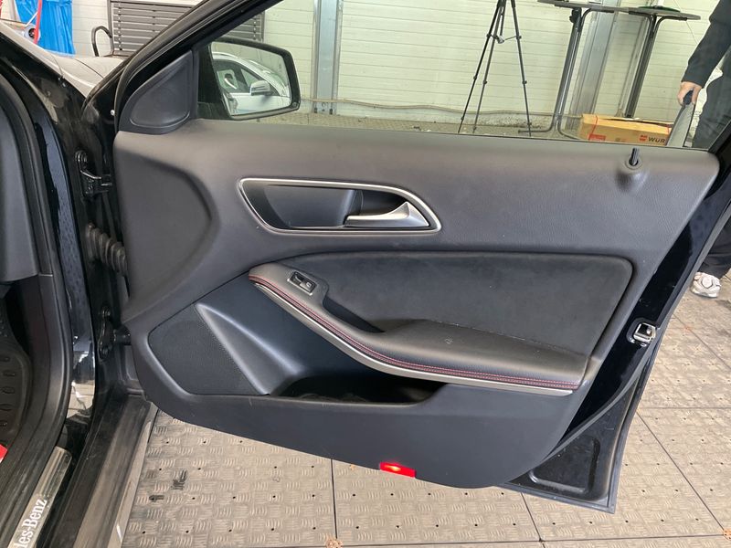 Mercedes-Benz GLA-Klasse GLA 250 4Matic AMG Line 2018 – снимка 30