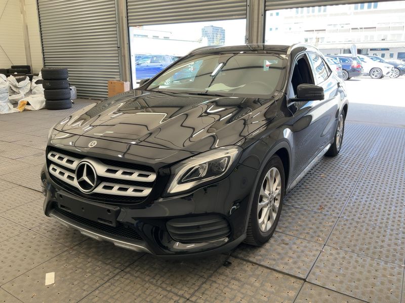 Mercedes-Benz GLA-Klasse GLA 250 4Matic AMG Line 2018 – снимка 1