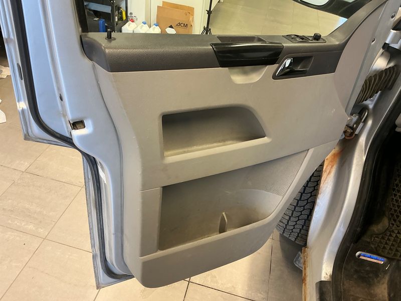 Volkswagen T5 Caravelle 2.0 TDI Comfortline 2013 – снимка 52