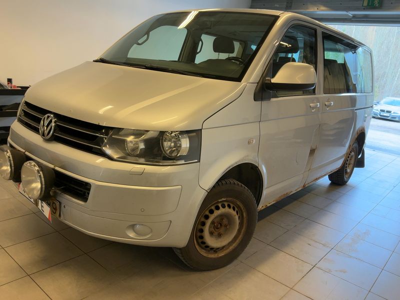 Volkswagen T5 Caravelle 2.0 TDI Comfortline 2013 – снимка 1