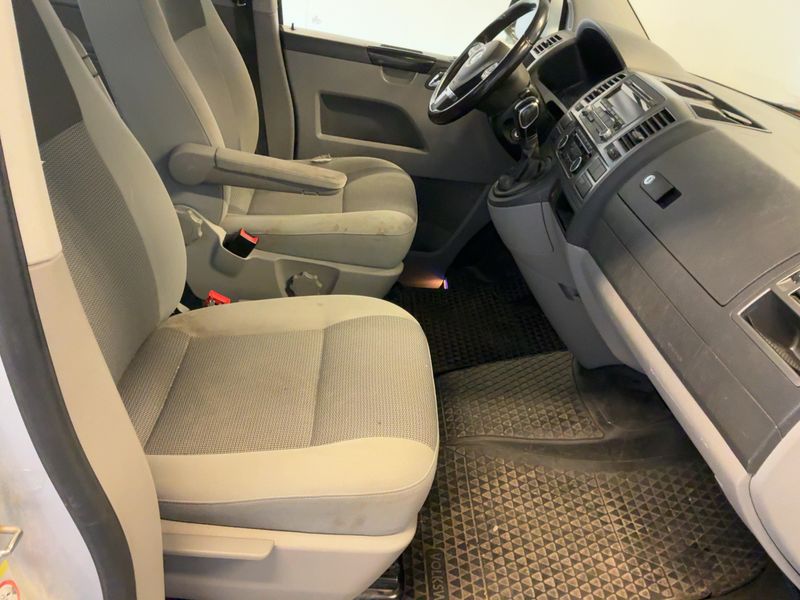 Volkswagen T5 Caravelle 2.0 TDI Comfortline 2013 – снимка 17