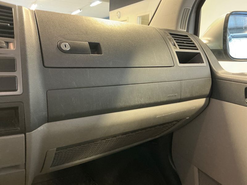 Volkswagen T5 Caravelle 2.0 TDI Comfortline 2013 – снимка 51