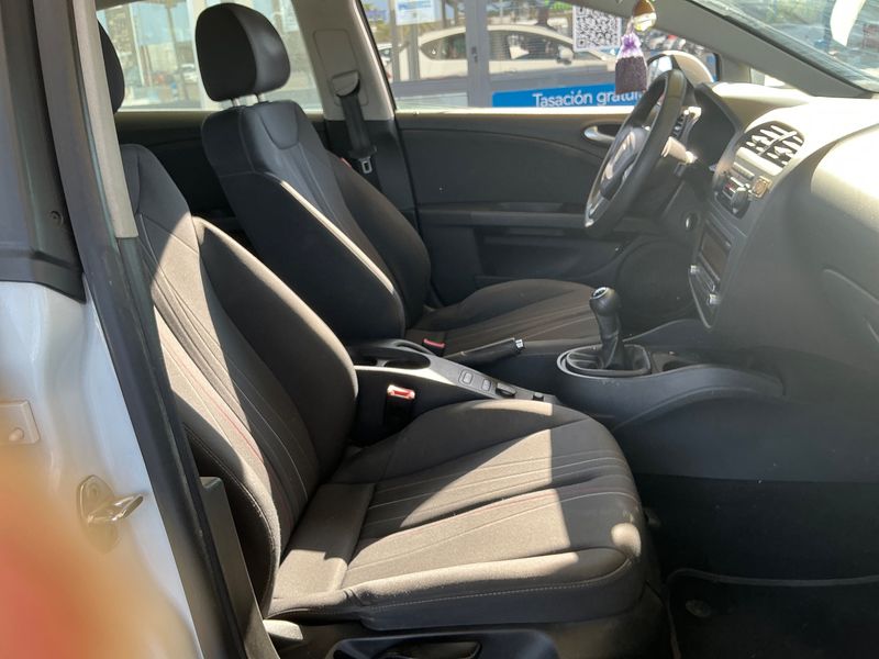 Seat Leon 1.6 TDI Reference Copa 2012 – снимка 16