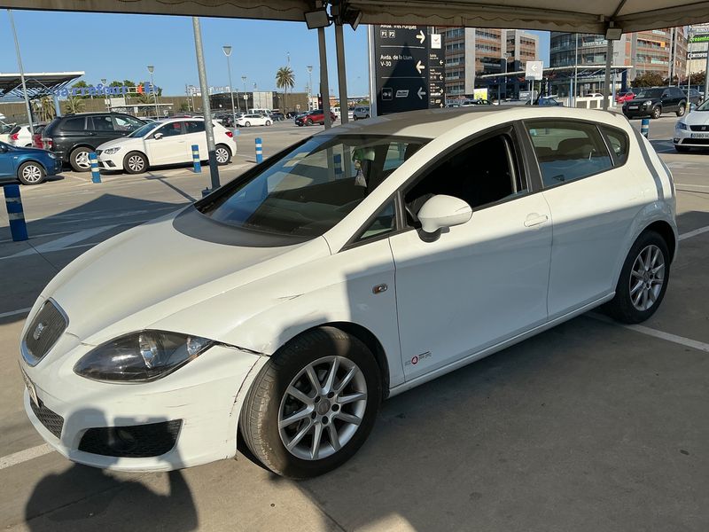 Seat Leon 1.6 TDI Reference Copa 2012 – снимка 2