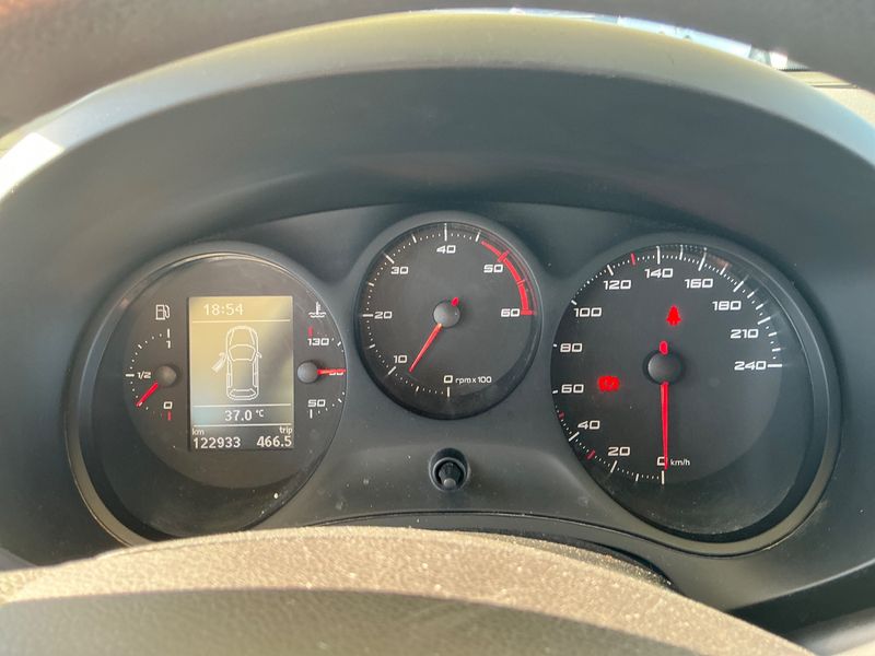 Seat Leon 1.6 TDI Reference Copa 2012 – снимка 18