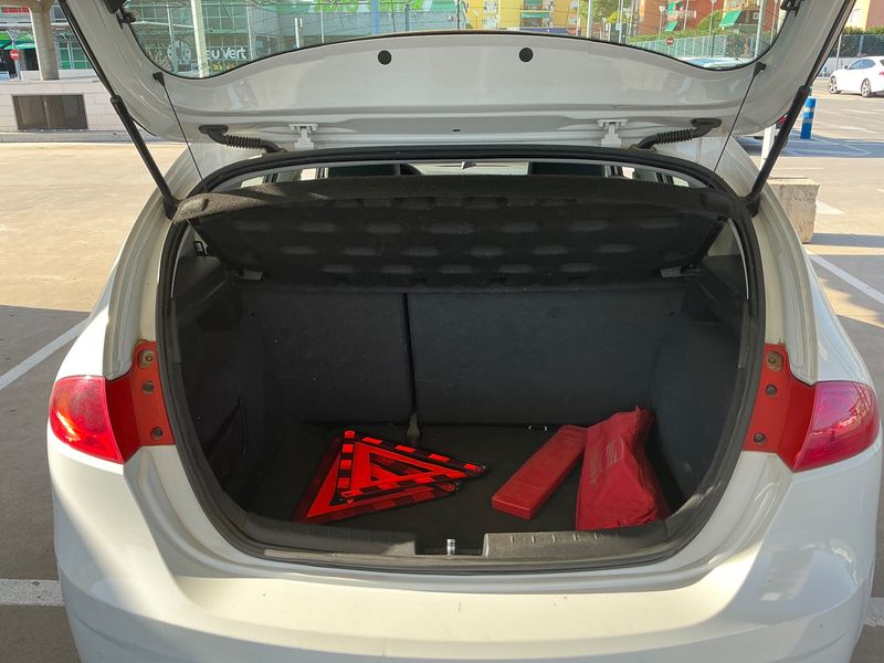 Seat Leon 1.6 TDI Reference Copa 2012 – снимка 15